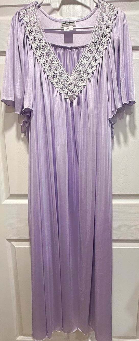 Vintage Style Womens’s 6X Pastel Purple Satin Lace Trim V-Neck Short Sleeve Gown